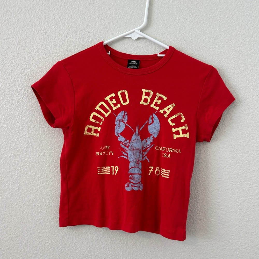 Red Beach Baby Tee